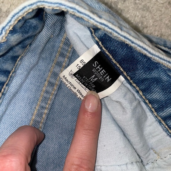 Women’s Light Wash Distressed Wide Leg Mom Jeans - Picture 3 of 5